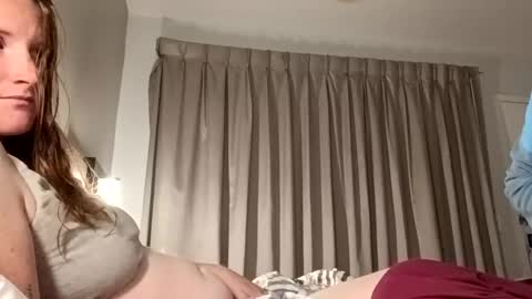 sexysoutherncouple25 online show from January 17, 3:11 am