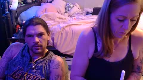sexytillygurl online show from June 6, 4:39 am