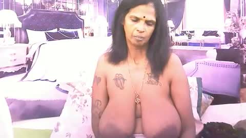 sexyva4u2luv online show from October 28, 7:12 am