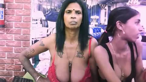 Snapshot of sexyva4u2luv chatting on November 11, 8:58 am sexyva4u2luv online show from November 11, 8:58 am