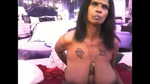 Snapshot of sexyva4u2luv chatting on November 15, 12:08 am sexyva4u2luv online show from November 15, 12:08 am