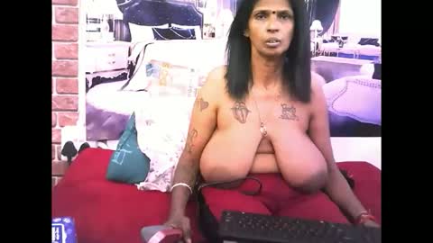 Snapshot of sexyva4u2luv chatting on November 25, 7:25 pm sexyva4u2luv online show from November 25, 7:25 pm