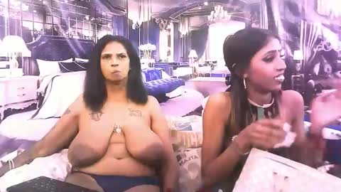 Snapshot of sexyva4u2luv chatting on December 2, 11:04 am sexyva4u2luv online show from December 2, 11:04 am