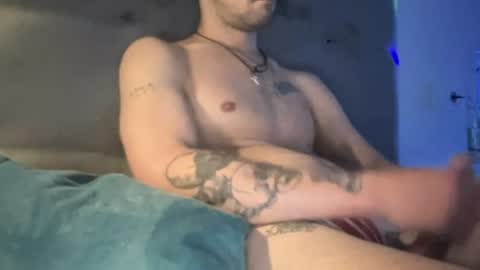 Snapshot of sexyvalerynsx chatting on July 16, 9:32 pm Valsexxx91 online show from July 16, 9:32 pm