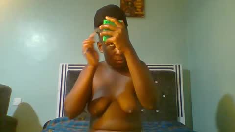 VIVIAN online show from March 5, 6:33 am