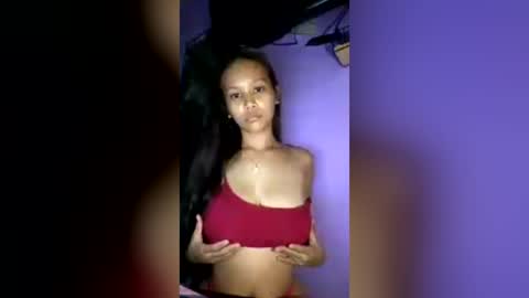 Snapshot of sexyykalea chatting on July 24, 1:20 pm Lea3 online show from July 24, 1:20 pm