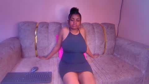 Snapshot of sexyyred_ chatting on December 4, 5:55 pm sexyyred_ online show from December 4, 5:55 pm