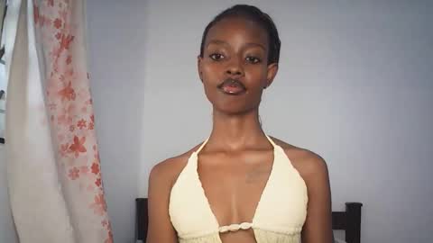 sexyzuriel online show from February 16, 4:41 am