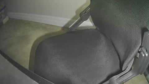 Snapshot of sexzilla15 chatting on December 30, 12:22 am no face online show from December 30, 12:22 am