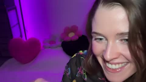 shadebabe online show from June 20, 6:05 am