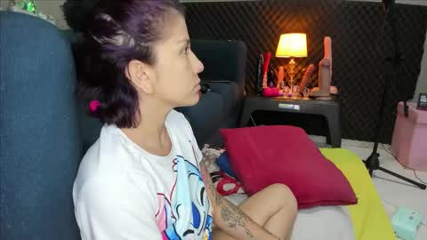 Snapshot of shadia_squirt chatting on September 28, 9:14 am shadia online show from September 28, 9:14 am