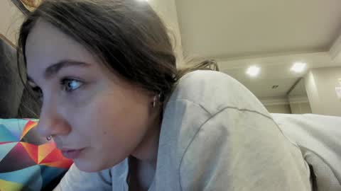 Snapshot of shadow_raffi chatting on February 2, 2:27 am shadow_raffi online show from February 2, 2:27 am