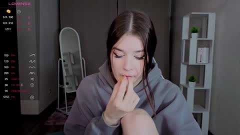 shadowlaceee online show from November 15, 12:23 pm