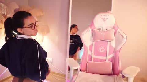 Snapshot of shadowlotus_ chatting on November 30, 4:00 pm Lily online show from November 30, 4:00 pm