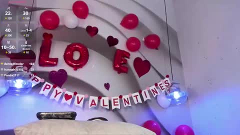 Snapshot of shaidy_scott chatting on February 8, 1:33 pm shaidy_scott online show from February 8, 1:33 pm