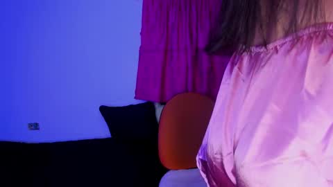 Snapshot of shairaclark_ chatting on October 8, 5:49 am Shaira Clark online show from October 8, 5:49 am