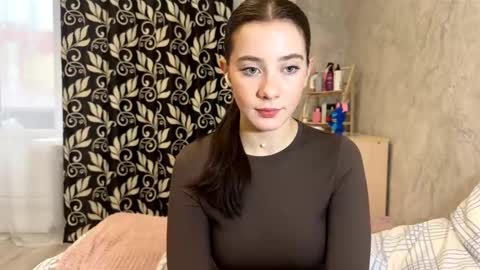 Snapshot of shalasauage chatting on December 14, 7:36 am Lara online show from December 14, 7:36 am