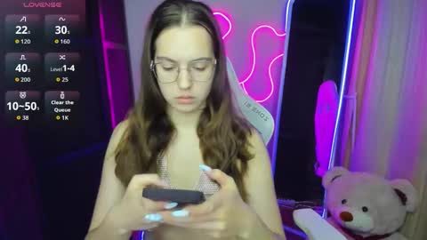 Snapshot of shalinamontana chatting on September 16, 3:13 pm Vivian online show from September 16, 3:13 pm