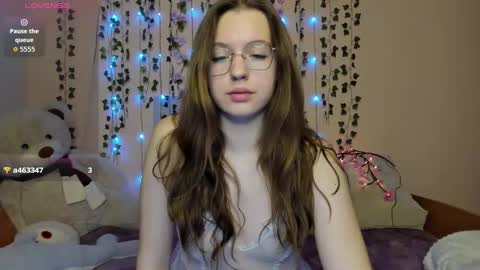 Snapshot of shalinamontana chatting on October 10, 3:33 pm Vivian online show from October 10, 3:33 pm
