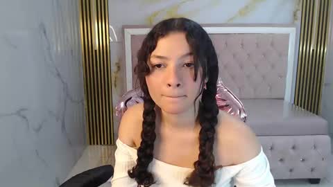 Snapshot of shalon_diaz_sub chatting on December 10, 4:27 pm Shalon online show from December 10, 4:27 pm