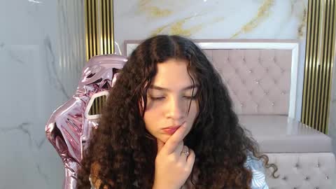 Snapshot of shalon_diaz_sub chatting on December 11, 4:20 pm Shalon online show from December 11, 4:20 pm