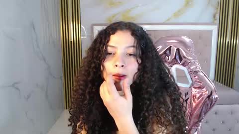 Snapshot of shalon_diaz_sub chatting on December 30, 4:08 pm Shalon online show from December 30, 4:08 pm