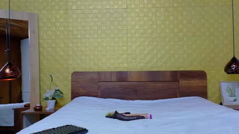 Catalina online show from December 20, 7:39 pm