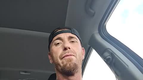 Snapshot of shane198569 chatting on October 17, 9:39 pm shane198569 online show from October 17, 9:39 pm