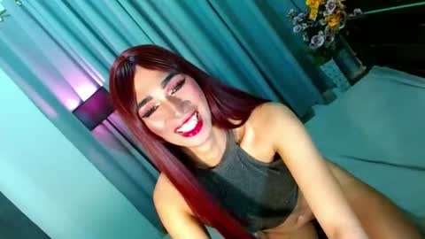 Snapshot of shane_hugexx chatting on December 17, 5:51 am MISS SHANE online show from December 17, 5:51 am