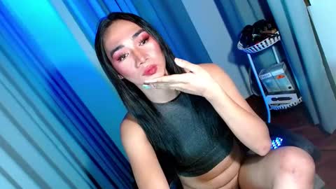 Snapshot of shane_hugexx chatting on January 5, 1:47 pm MISS SHANE online show from January 5, 1:47 pm