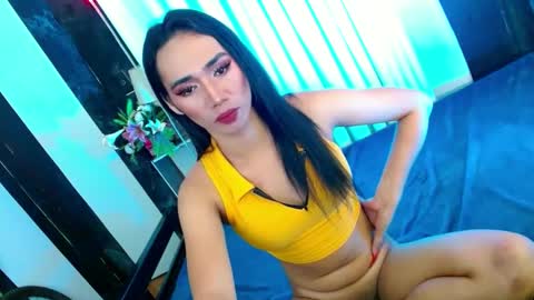Snapshot of shane_hugexx chatting on February 15, 11:14 pm MISS SHANE online show from February 15, 11:14 pm