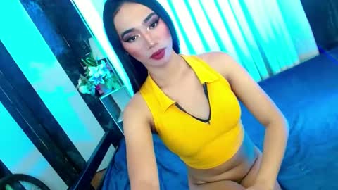 Snapshot of shane_hugexx chatting on February 17, 8:36 pm MISS SHANE online show from February 17, 8:36 pm