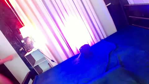 Snapshot of shane_hugexx chatting on February 26, 5:28 pm MISS SHANE online show from February 26, 5:28 pm