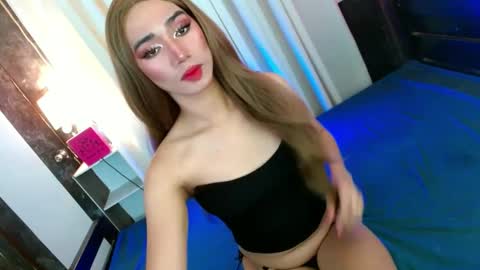 Snapshot of shane_hugexx chatting on March 3, 4:56 pm MISS SHANE online show from March 3, 4:56 pm