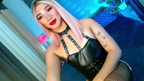 Snapshot of shane_hugexx chatting on September 10, 5:24 pm MISS SHANE online show from September 10, 5:24 pm
