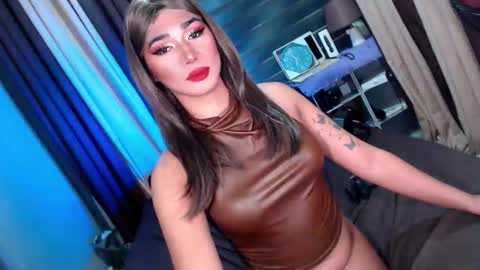 Snapshot of shane_hugexx chatting on September 24, 10:57 pm MISS SHANE online show from September 24, 10:57 pm