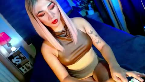 Snapshot of shane_hugexx chatting on October 3, 7:22 pm MISS SHANE online show from October 3, 7:22 pm