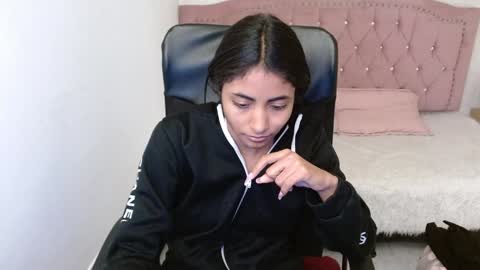 Snapshot of shaneelle chatting on January 23, 9:29 am shanelle online show from January 23, 9:29 am