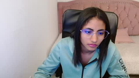 Snapshot of shaneelle chatting on January 28, 9:08 am shanelle online show from January 28, 9:08 am