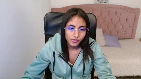 Snapshot of shaneelle chatting on January 30, 9:04 am shanelle online show from January 30, 9:04 am