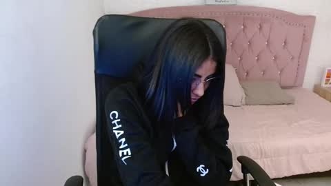 Snapshot of shaneelle chatting on February 10, 9:36 am shanelle online show from February 10, 9:36 am