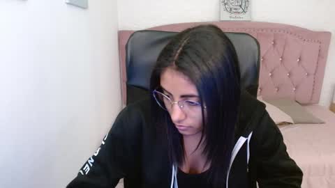 Snapshot of shaneelle chatting on February 26, 9:32 am shanelle online show from February 26, 9:32 am