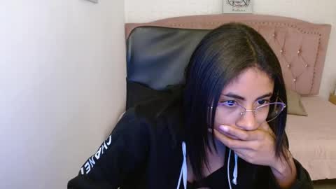 Snapshot of shaneelle chatting on March 3, 6:15 am shanelle online show from March 3, 6:15 am