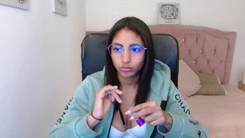 Snapshot of shaneelle chatting on March 4, 3:00 am shanelle online show from March 4, 3:00 am