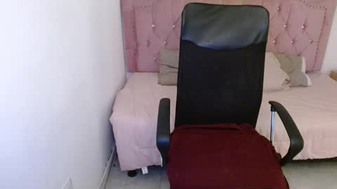 Snapshot of shaneelle chatting on March 6, 6:08 am shanelle online show from March 6, 6:08 am