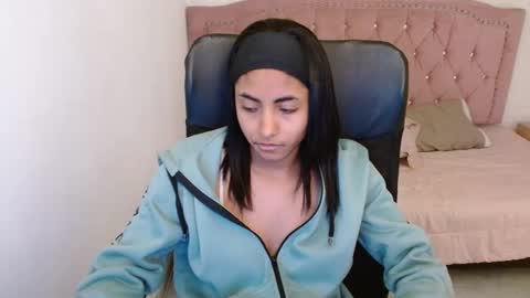 Snapshot of shaneelle chatting on March 6, 9:14 am shanelle online show from March 6, 9:14 am