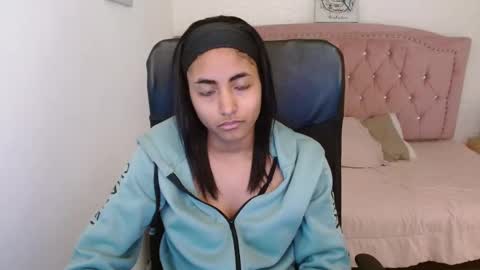 Snapshot of shaneelle chatting on March 8, 6:54 am shanelle online show from March 8, 6:54 am