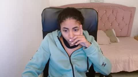 Snapshot of shaneelle chatting on March 8, 10:00 am shanelle online show from March 8, 10:00 am