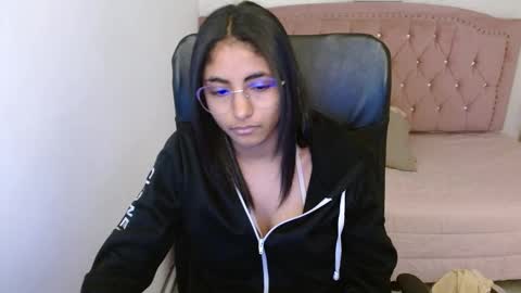 Snapshot of shaneelle chatting on March 12, 9:12 am shanelle online show from March 12, 9:12 am