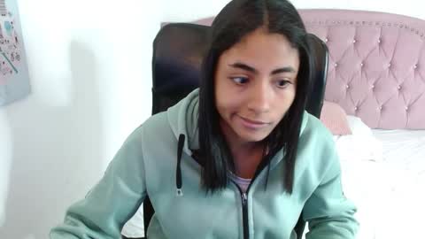 Snapshot of shaneelle chatting on September 16, 3:07 am shanelle online show from September 16, 3:07 am